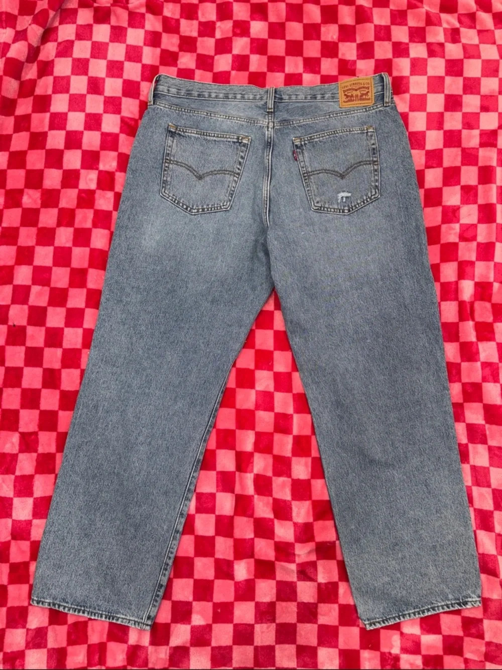 Levi's Women's Light Blue Distressed Straight Jeans - Picture 8 of 8